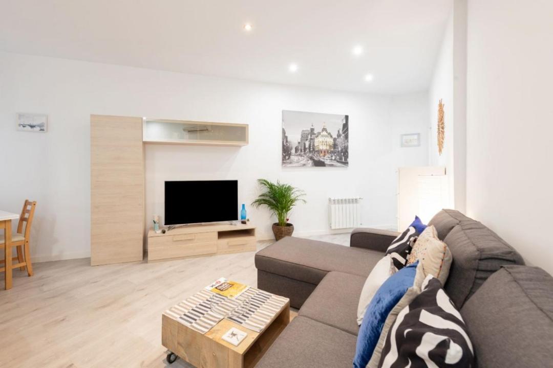 2Bd 1Bth Furnished - Nuevos Ministerios Appartement Madrid Buitenkant foto