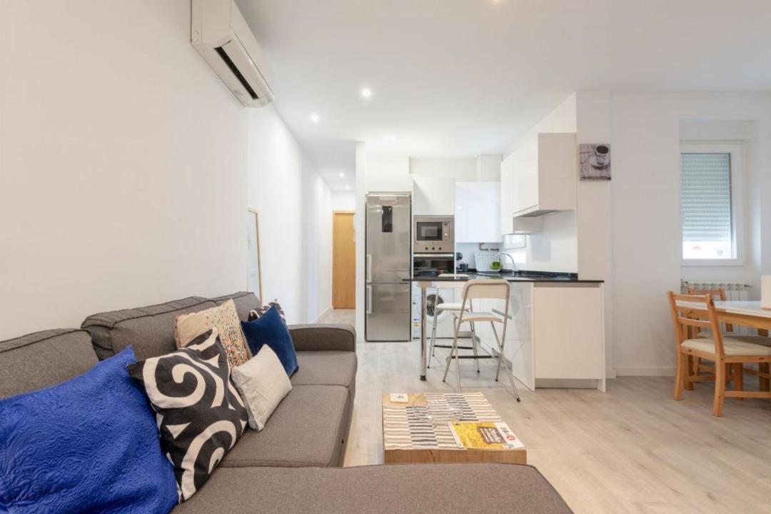 2Bd 1Bth Furnished - Nuevos Ministerios Appartement Madrid Buitenkant foto